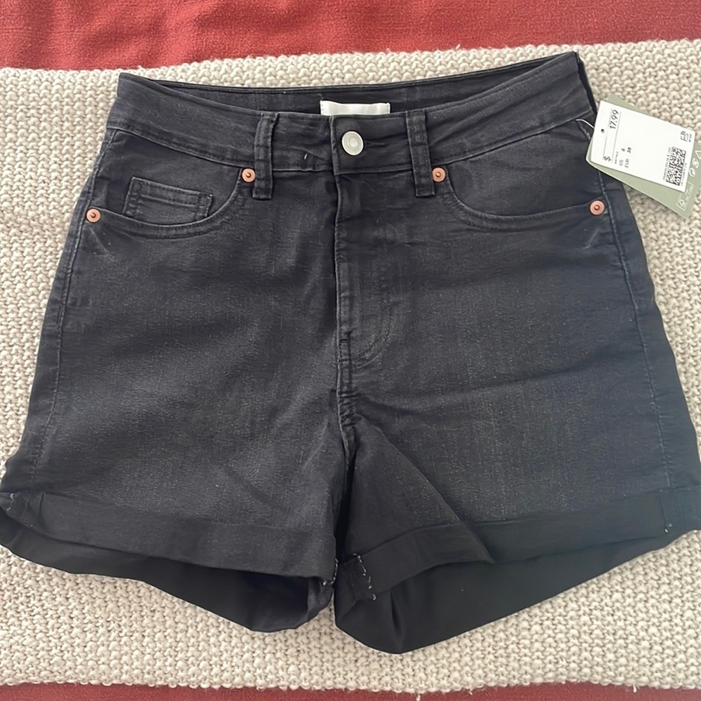 H&M Black Shorts 6
